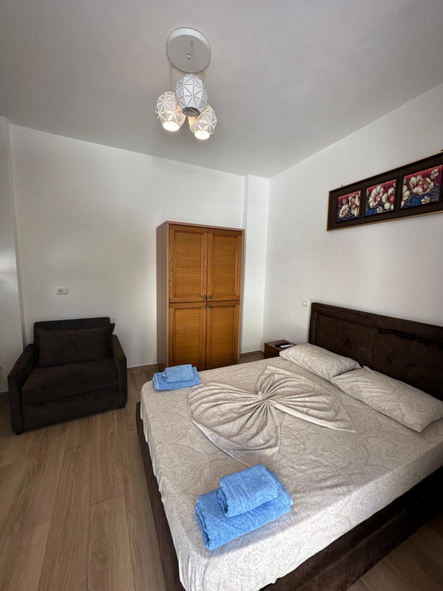 Jona Rooms Himare Exterior foto