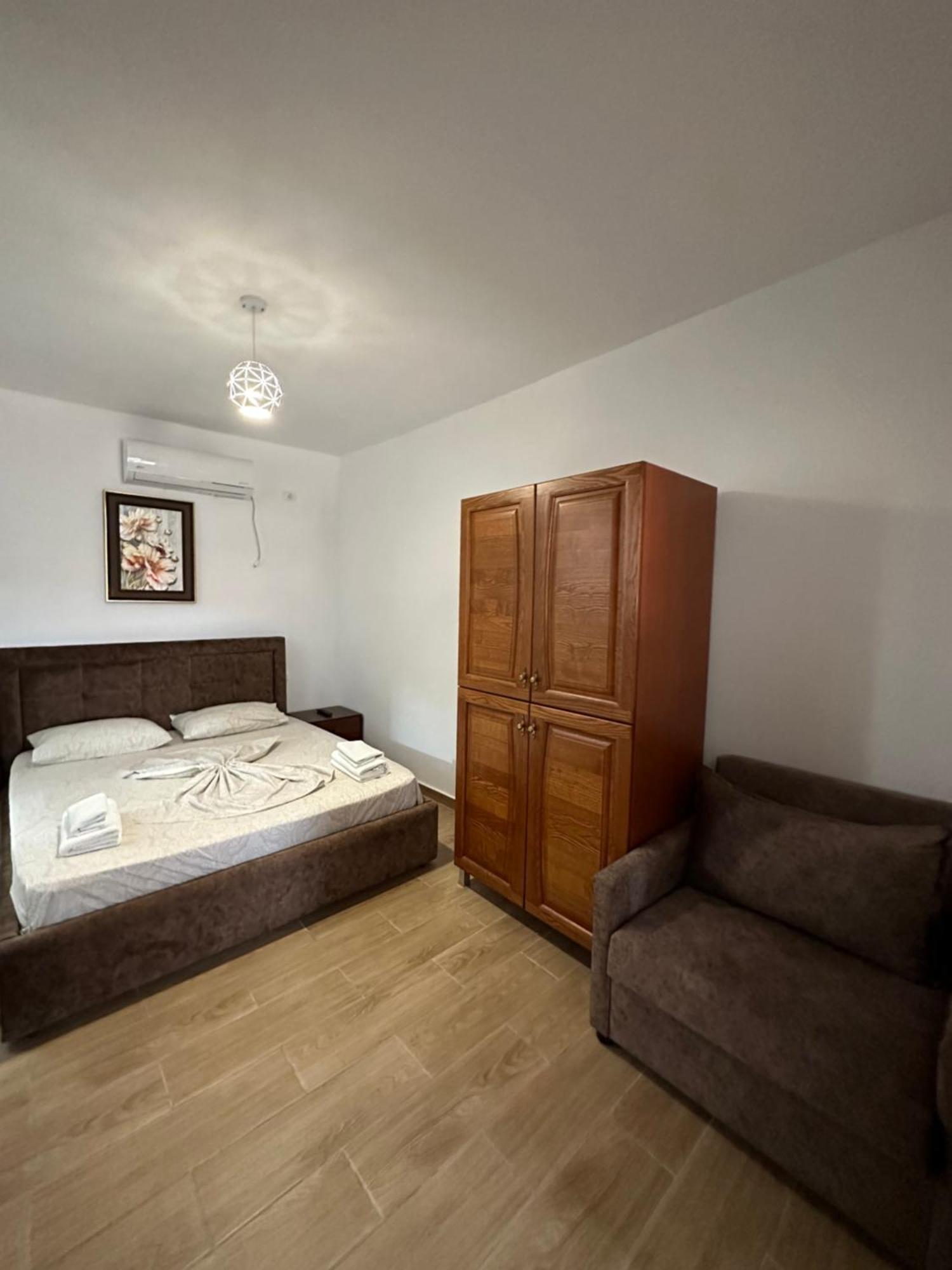 Jona Rooms Himare Exterior foto